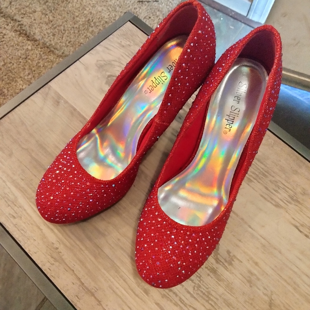 Sparkling Red shoes Size 5
